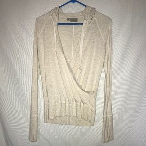 Cream Colored Athleta Wrap/Inner Twist Long Sleeve Shirt/Sweater-Sz XS